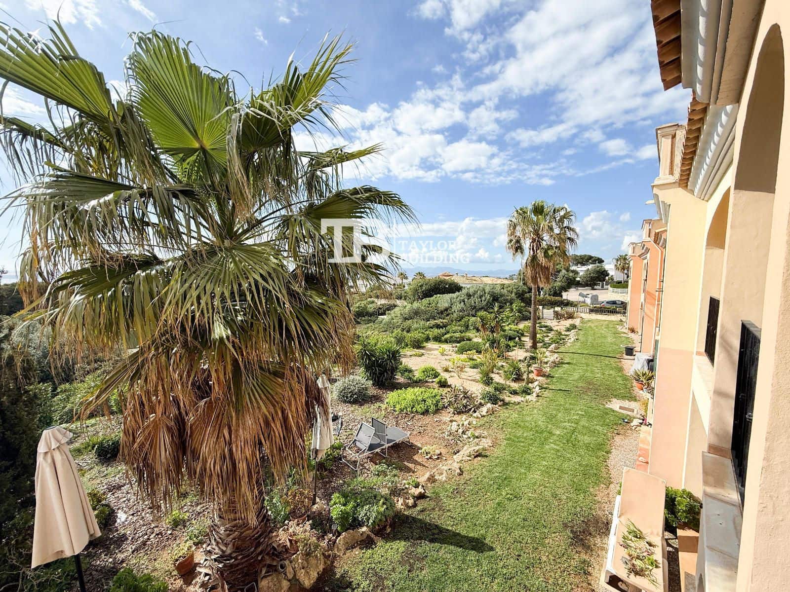 Piso de 2 habitaciones en Tolleric en venta con piscina garaje - 399.000 € (Ref: 9776993)