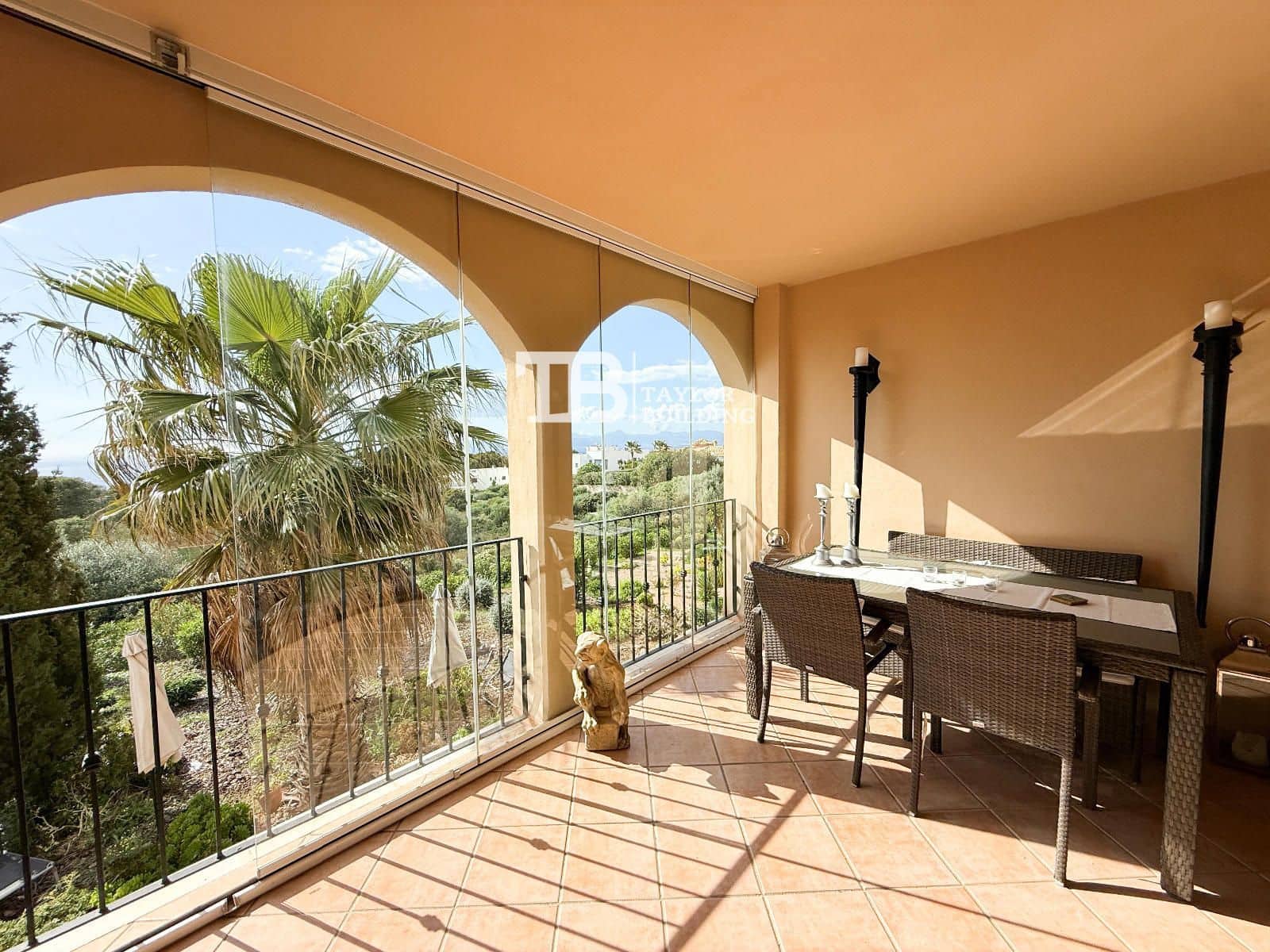 Piso de 2 habitaciones en Tolleric en venta con piscina garaje - 399.000 € (Ref: 9776993)