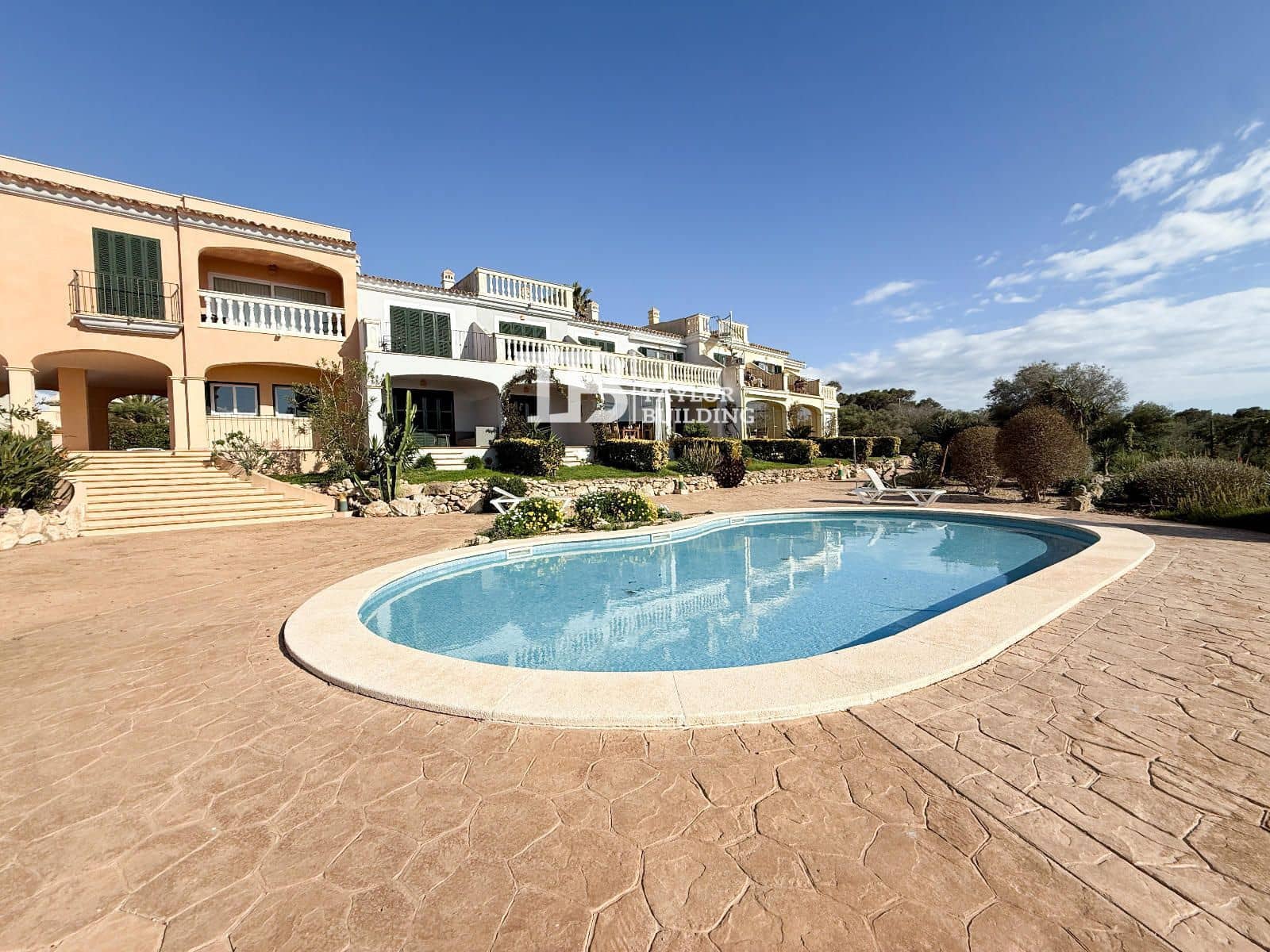 Piso de 2 habitaciones en Tolleric en venta con piscina garaje - 399.000 € (Ref: 9776993)