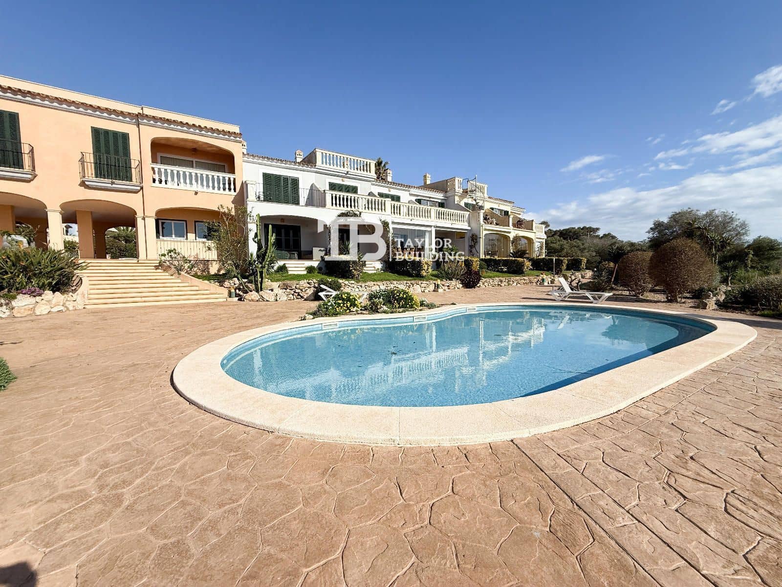 Piso de 2 habitaciones en Tolleric en venta con piscina garaje - 399.000 € (Ref: 9776993)