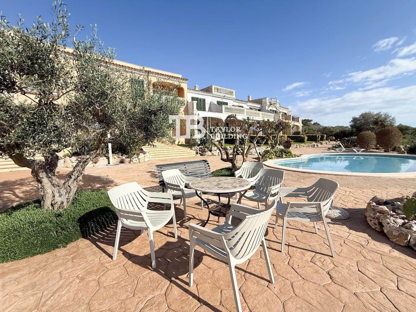 Piso de 2 habitaciones en Tolleric en venta con piscina garaje - 399.000 € (Ref: 9776993)