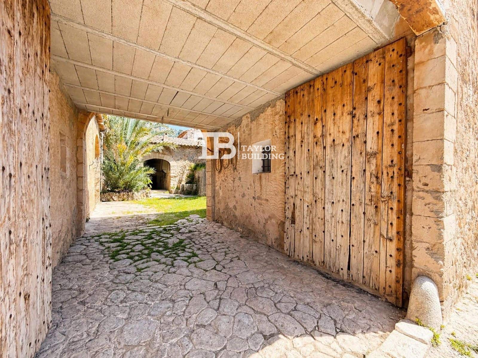 8 sypialnia Willa na sprzedaż w Puigpunyent z garażem - 7 500 000 € (Ref: 9793749)