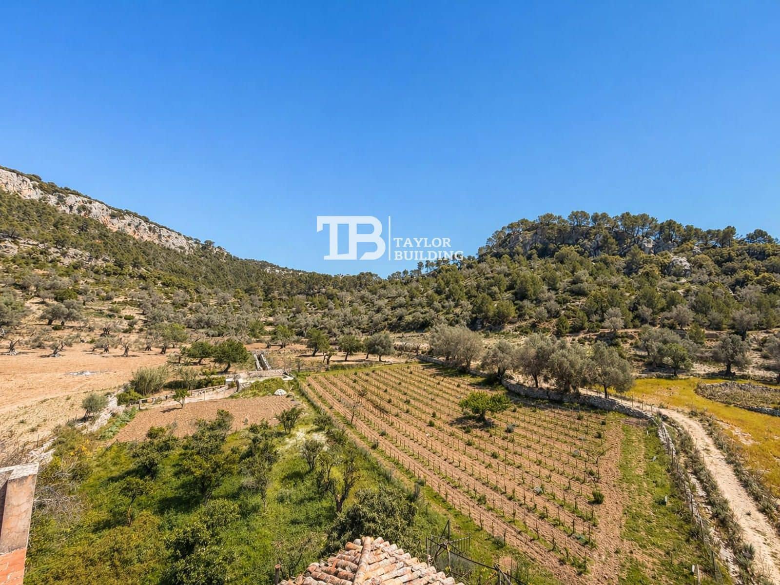 8 sypialnia Willa na sprzedaż w Puigpunyent z garażem - 7 500 000 € (Ref: 9793749)