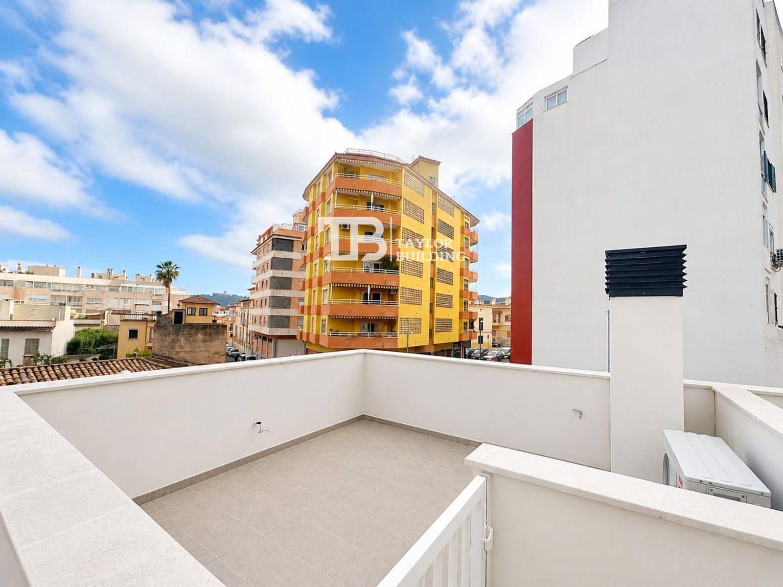 3 bedroom Flat for rent in Palma de Mallorca - € 2,500 (Ref: 9810452)
