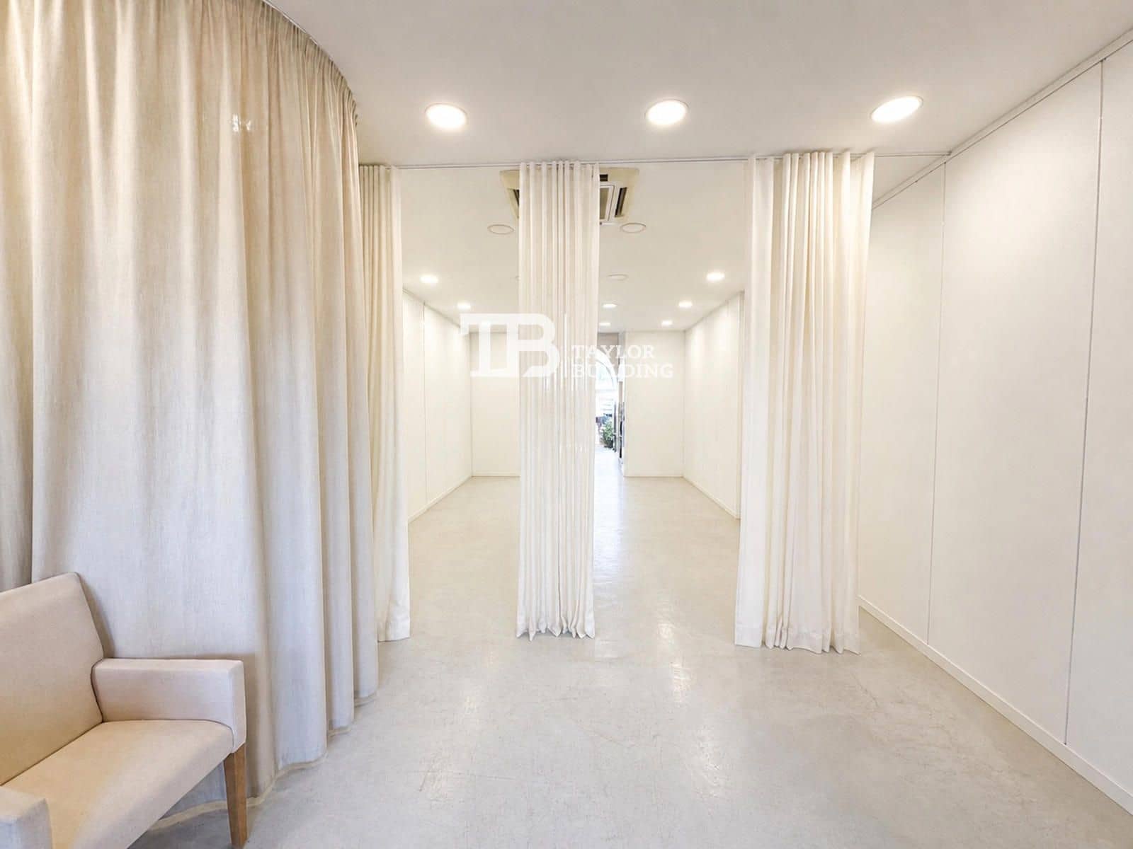Kommersiell till salu i Bendinat med garage - 395 000 € (Ref: 9816468)