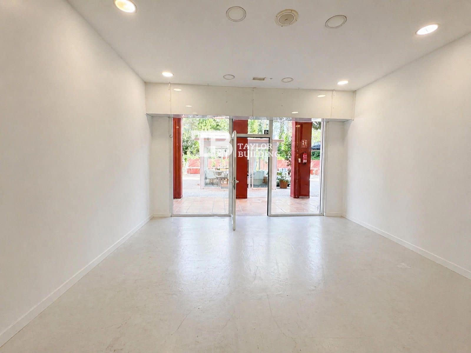 Kommersiell till salu i Bendinat med garage - 395 000 € (Ref: 9816468)