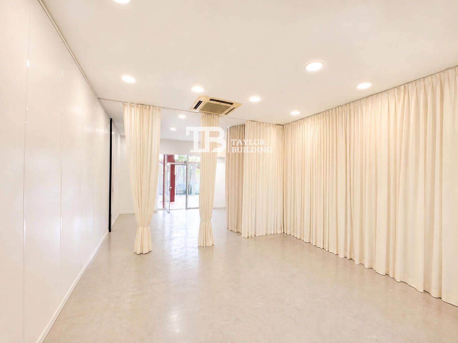 Kommersiell till salu i Bendinat med garage - 395 000 € (Ref: 9816468)