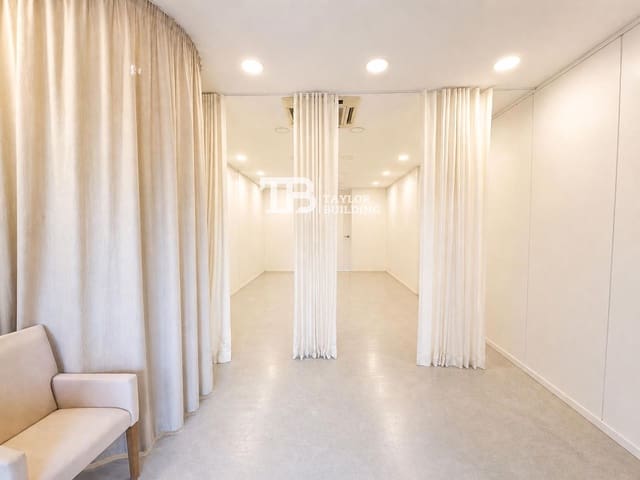 Kommersiell till salu i Bendinat, Calvià med garage - 395 000 € (Ref: 9816468)