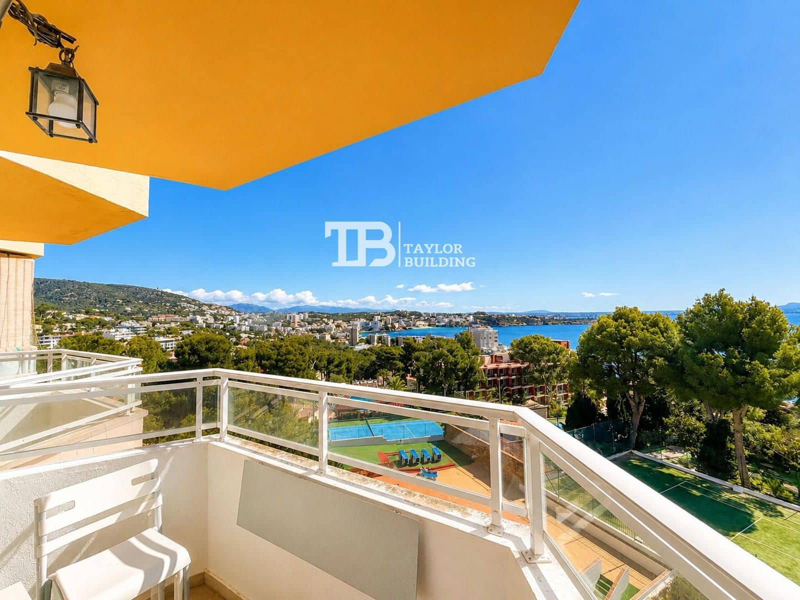Flat for sale in Illetas with pool - € 280,000 (Ref: 9827721)