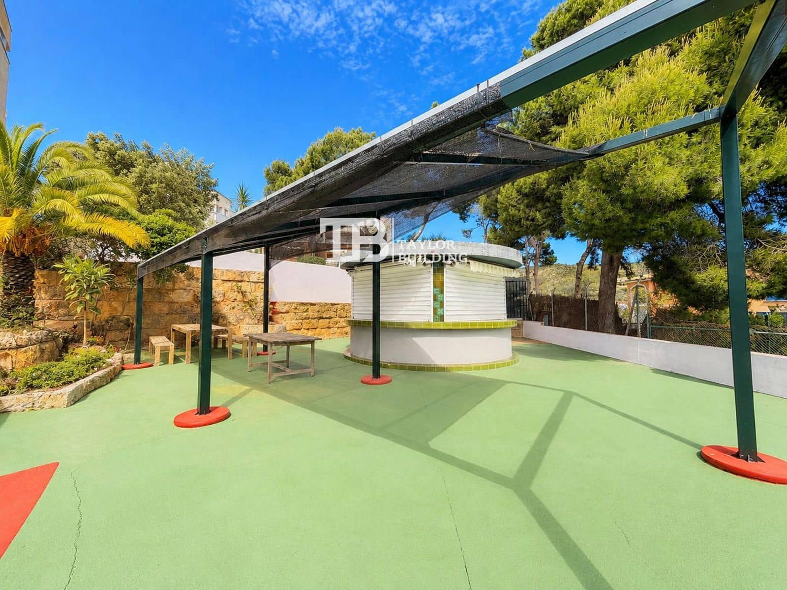 Flat for sale in Illetas with pool - € 280,000 (Ref: 9827721)
