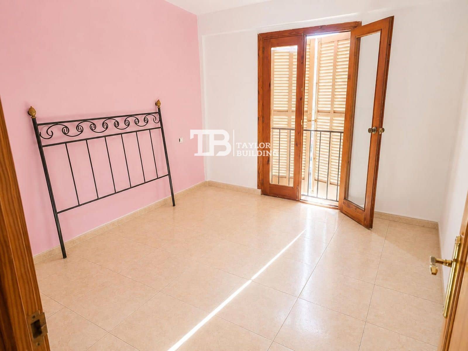 3 bedroom Flat for sale in Palma de Mallorca - € 360,000 (Ref: 9838339)
