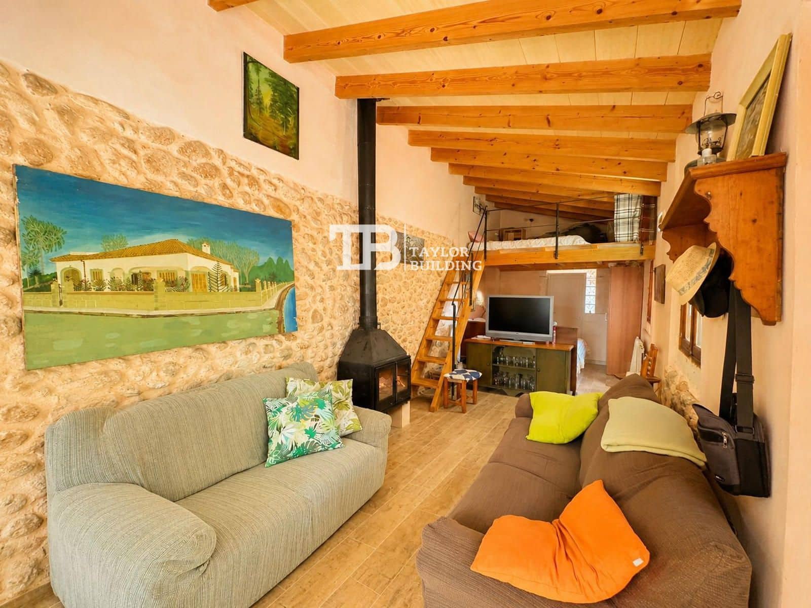1 soverom Villa til salgs i Llubi med garasje - € 320 000 (Ref: 9852196)