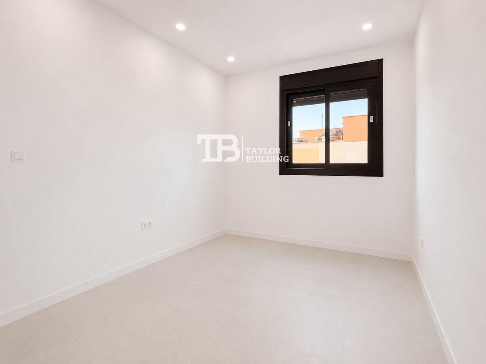 2 bedroom Flat for sale in Son Ferrer - € 329,000 (Ref: 9858329)
