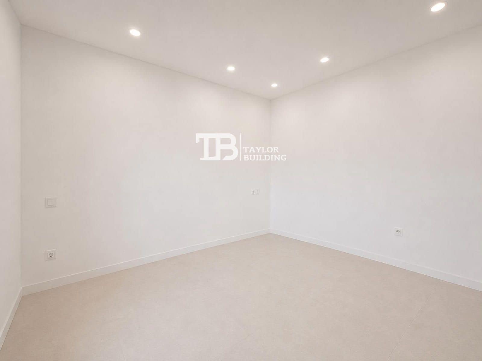 2 bedroom Flat for sale in Son Ferrer - € 329,000 (Ref: 9858329)