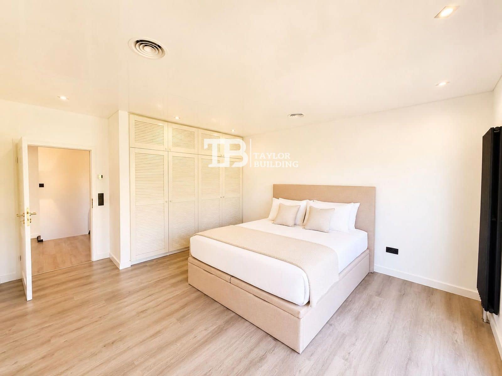 4 slaapkamer Villa te koop in Santa Ponsa met zwembad garage - € 2.990.000 (Ref: 9863703)