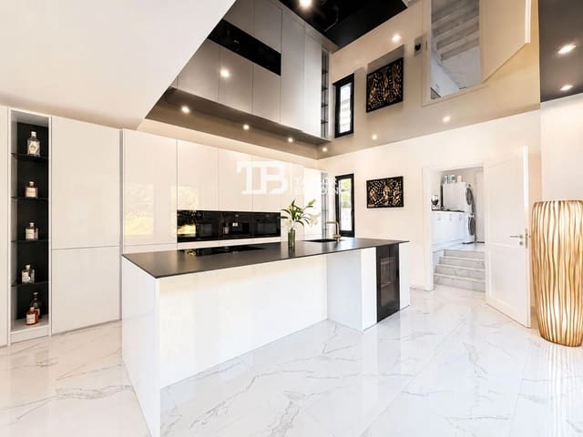 4 slaapkamer Villa te koop in Santa Ponsa, Calvià met zwembad garage - € 2.990.000 (Ref: 9863703)