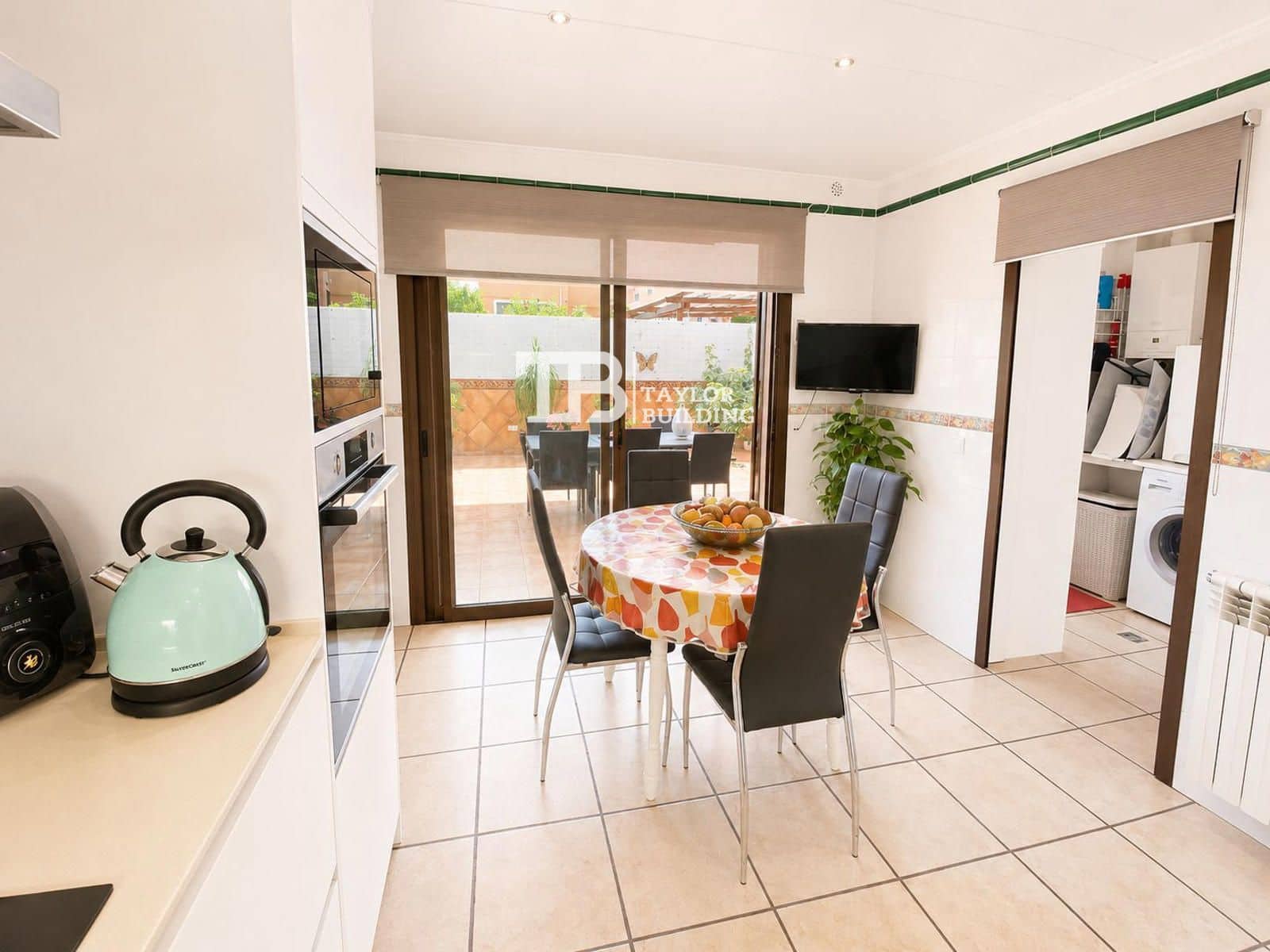 4 soveværelse Villa til salg i Palma de Mallorca med garage - € 960.000 (Ref: 9875445)
