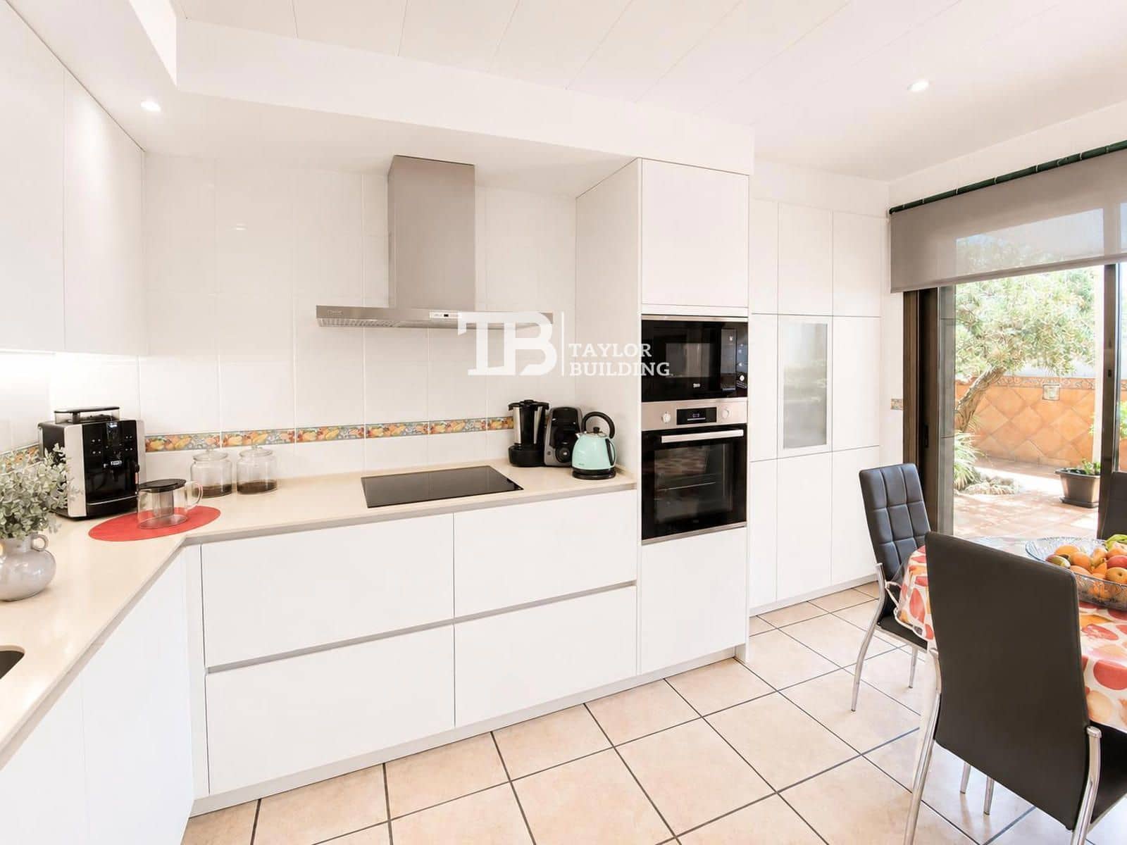 4 soveværelse Villa til salg i Palma de Mallorca med garage - € 960.000 (Ref: 9875445)