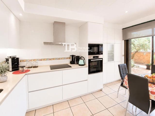 4 soveværelse Villa til salg i L'Olivera, Palma de Mallorca med garage - € 960.000 (Ref: 9875445)