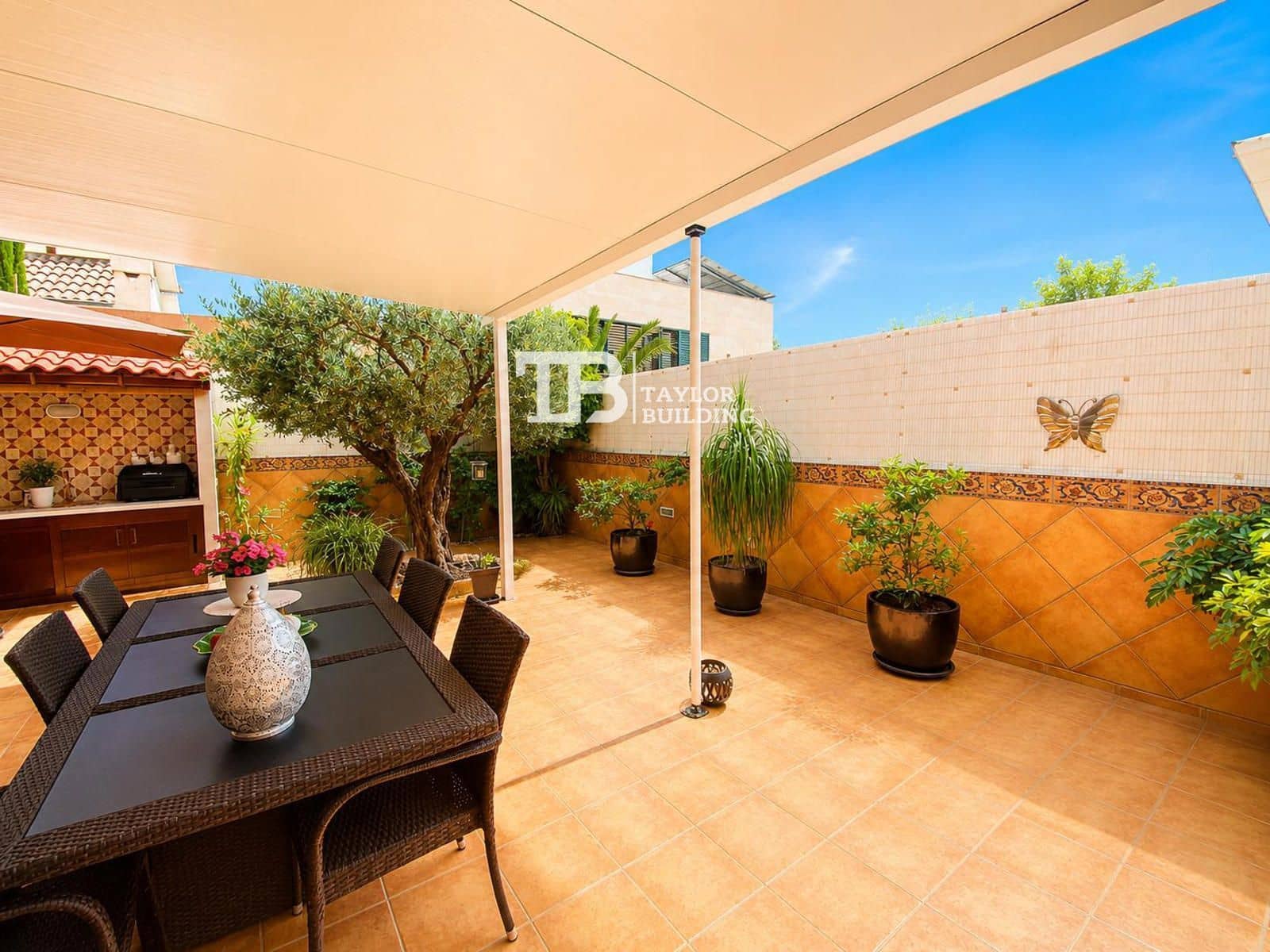 4 soveværelse Villa til salg i Palma de Mallorca med garage - € 960.000 (Ref: 9875445)