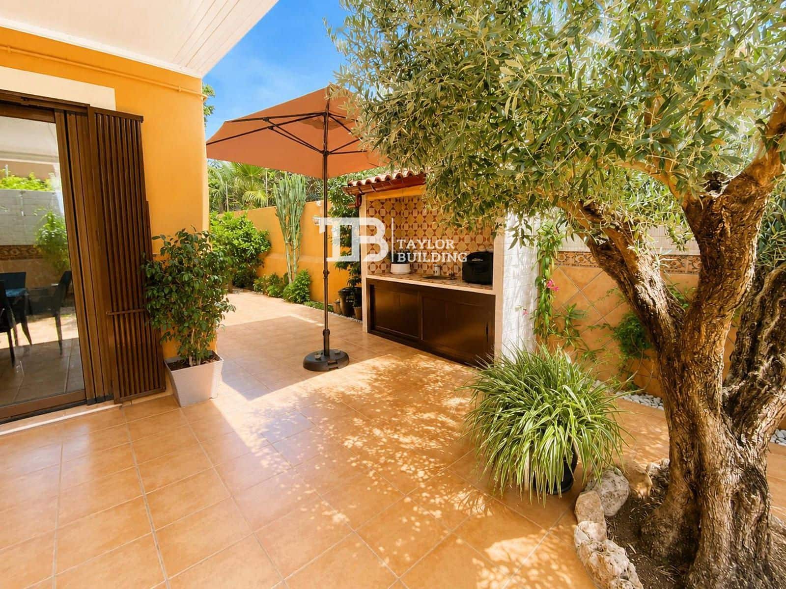 4 soveværelse Villa til salg i Palma de Mallorca med garage - € 960.000 (Ref: 9875445)