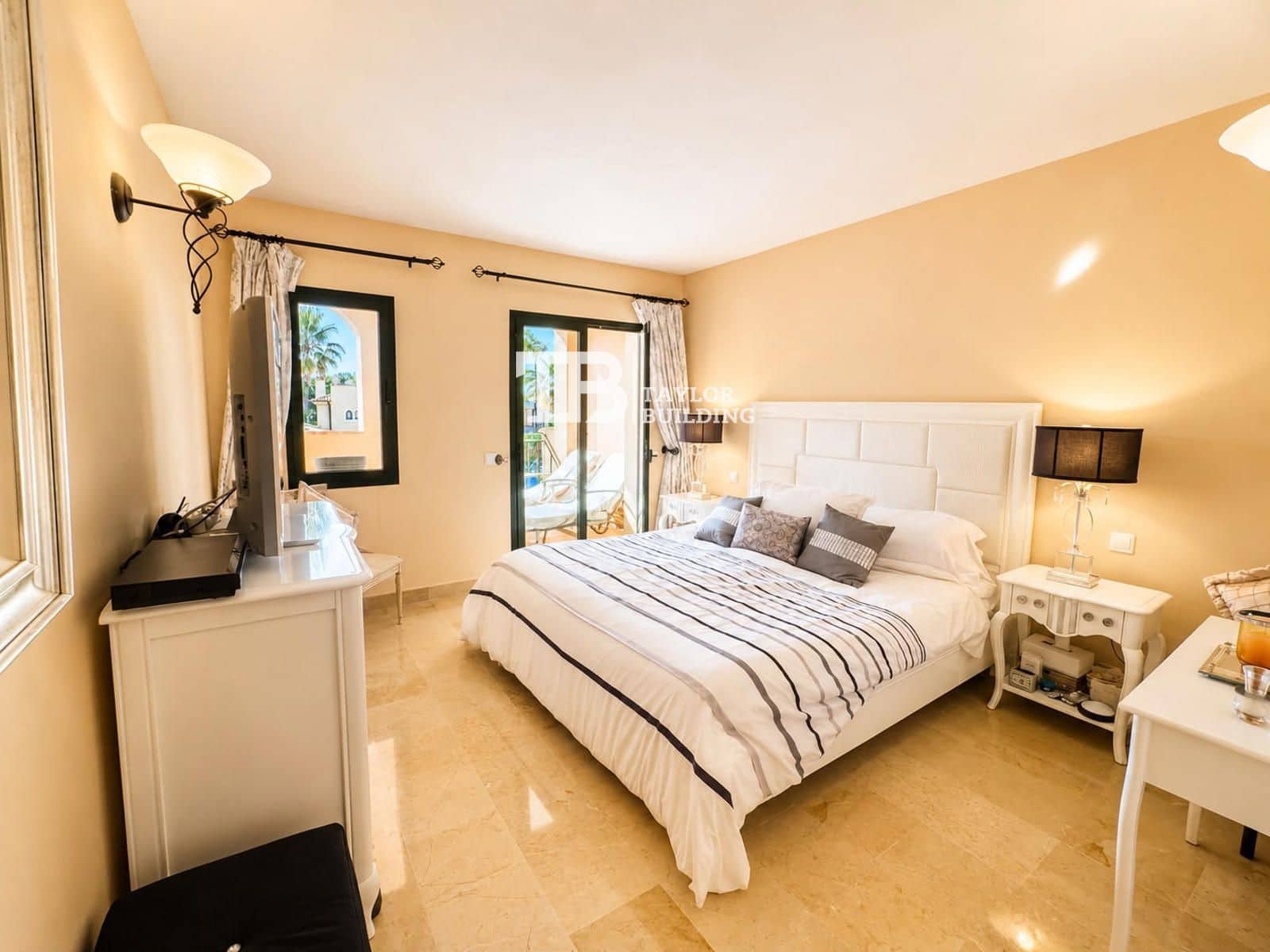 3 bedroom Flat for sale in El Toro / Port Adriano with pool garage - € 980,000 (Ref: 9889559)