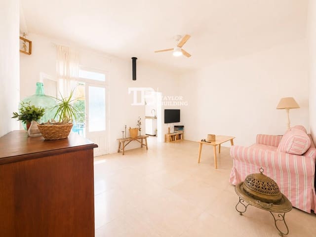 3 bedroom Villa for sale in Sant Llorenç des Cardassar - € 399,000 (Ref: 9893162)