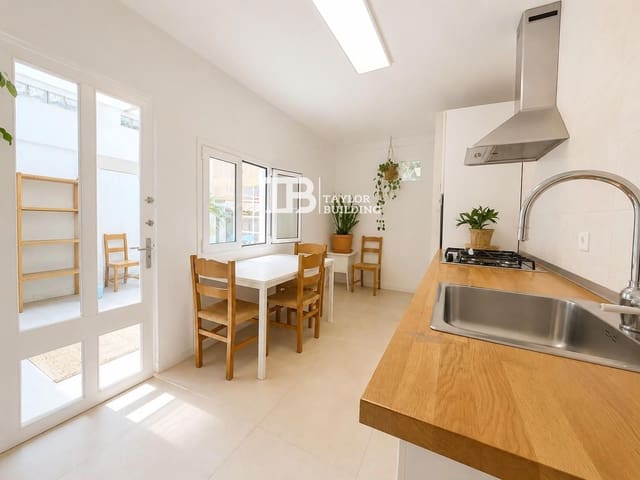 3 bedroom Villa for sale in Sant Llorenç des Cardassar - € 399,000 (Ref: 9893162)