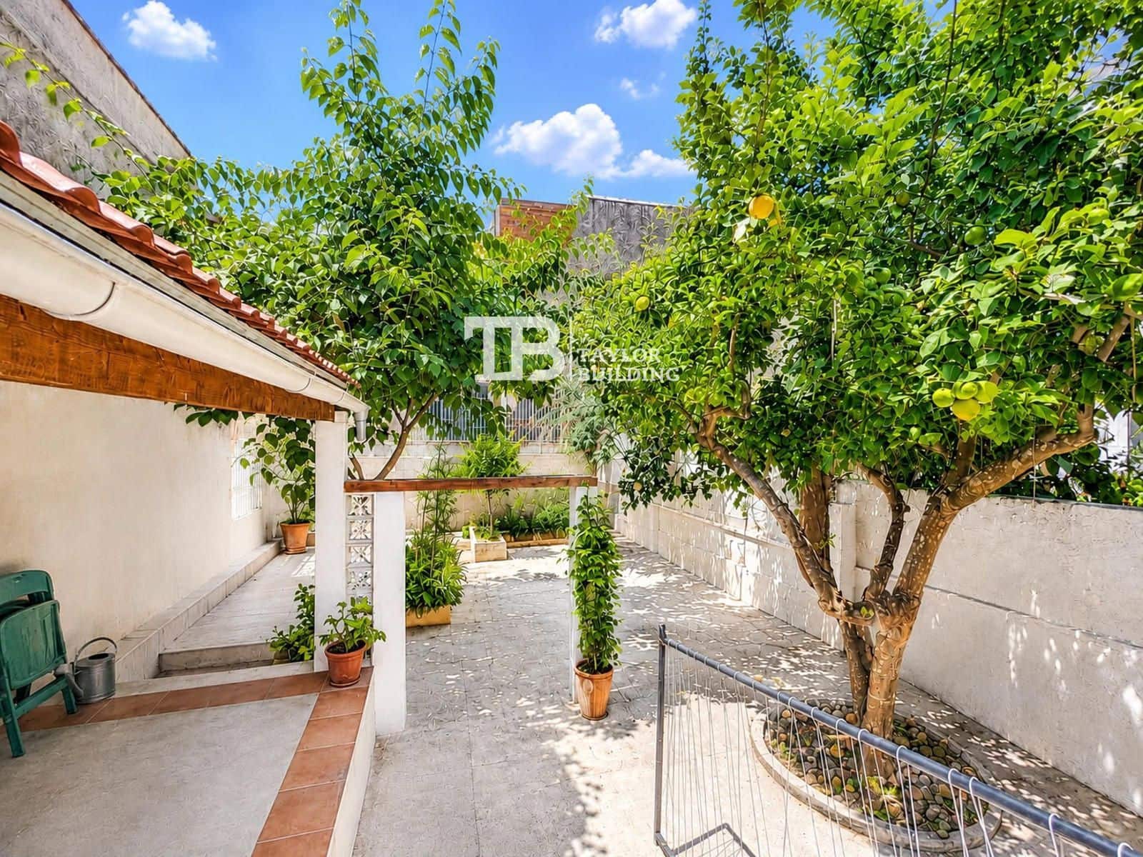 3 bedroom Flat for sale in Sant Llorenc des Cardassar - € 399,000 (Ref: 9893162)