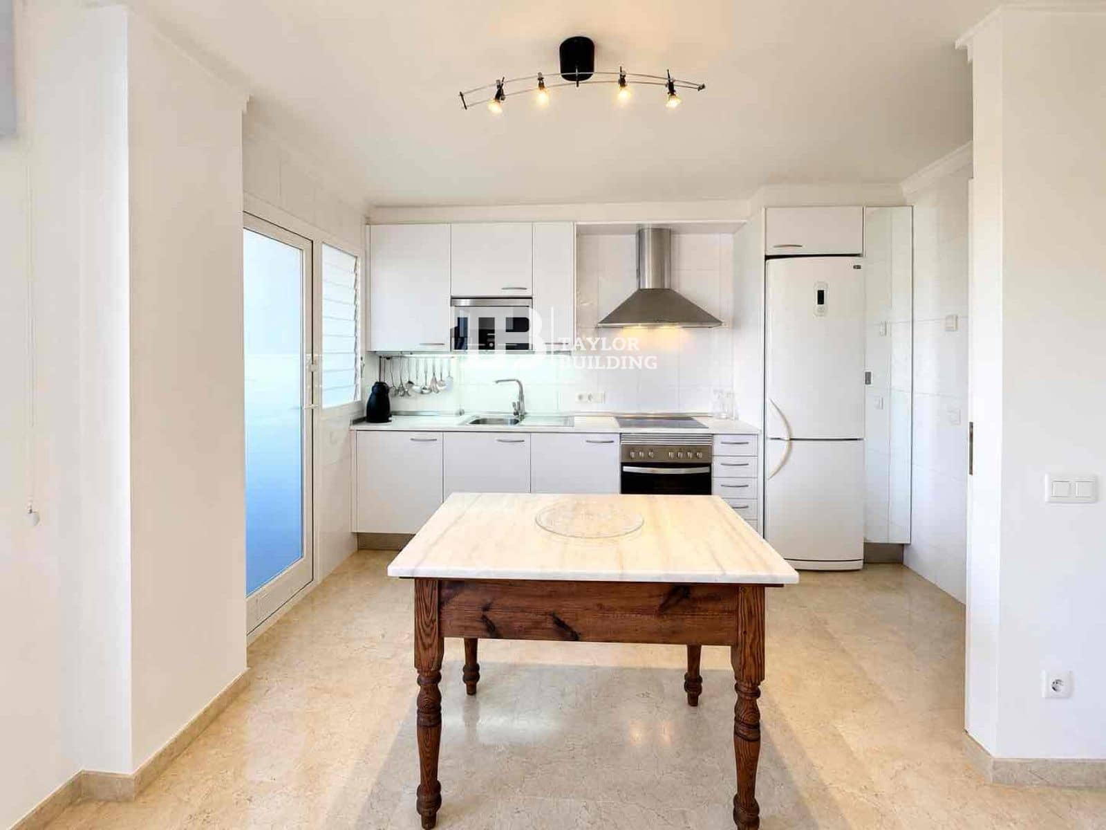 3 slaapkamer Flat te koop in Maioris Decima met zwembad garage - € 569.000 (Ref: 9900706)