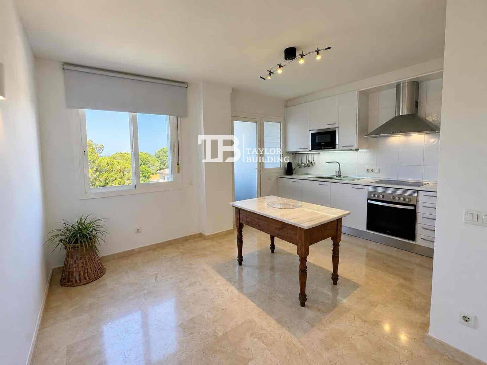 3 slaapkamer Flat te koop in Maioris Decima met zwembad garage - € 569.000 (Ref: 9900706)