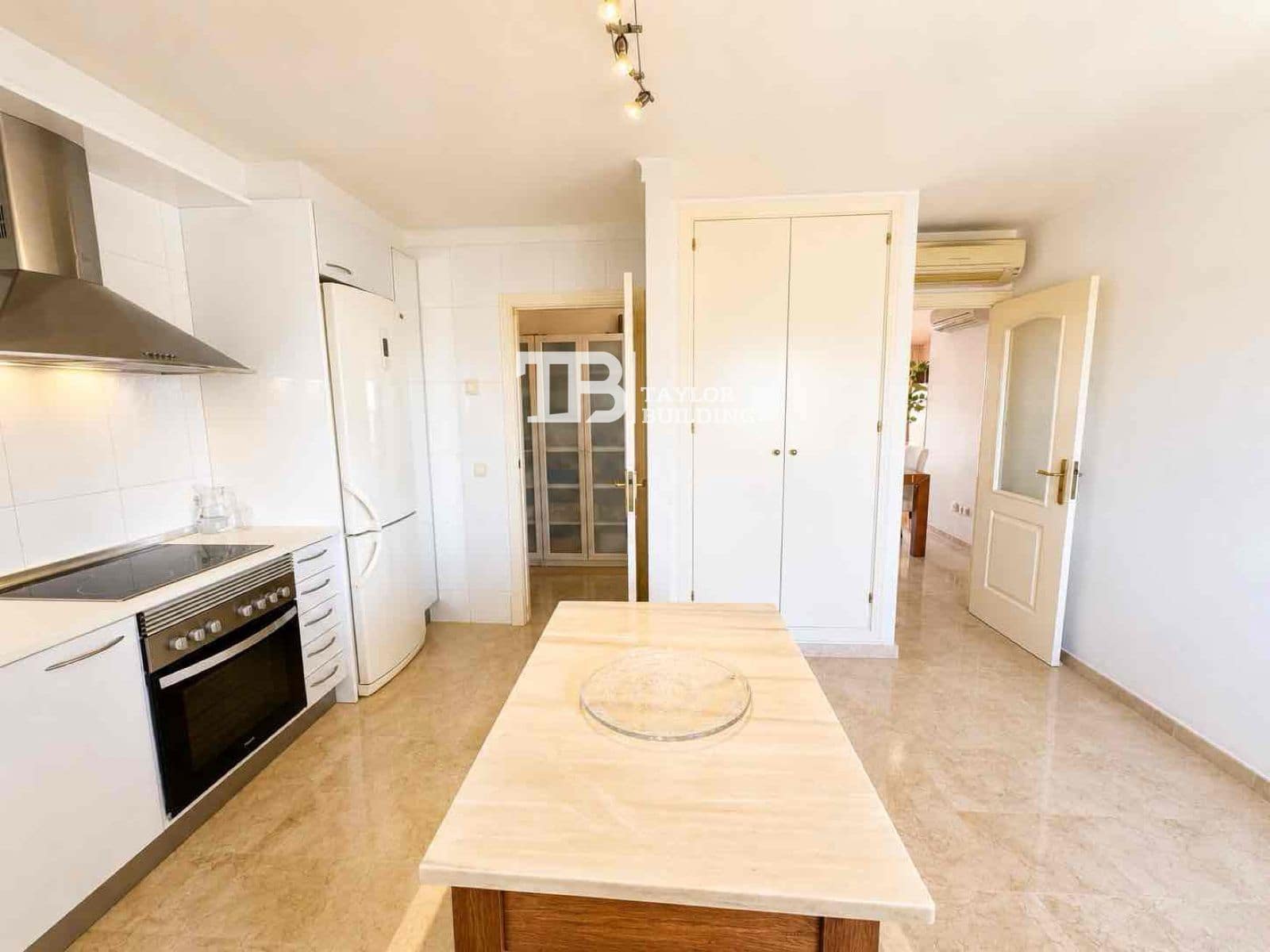 3 slaapkamer Flat te koop in Maioris Decima met zwembad garage - € 569.000 (Ref: 9900706)