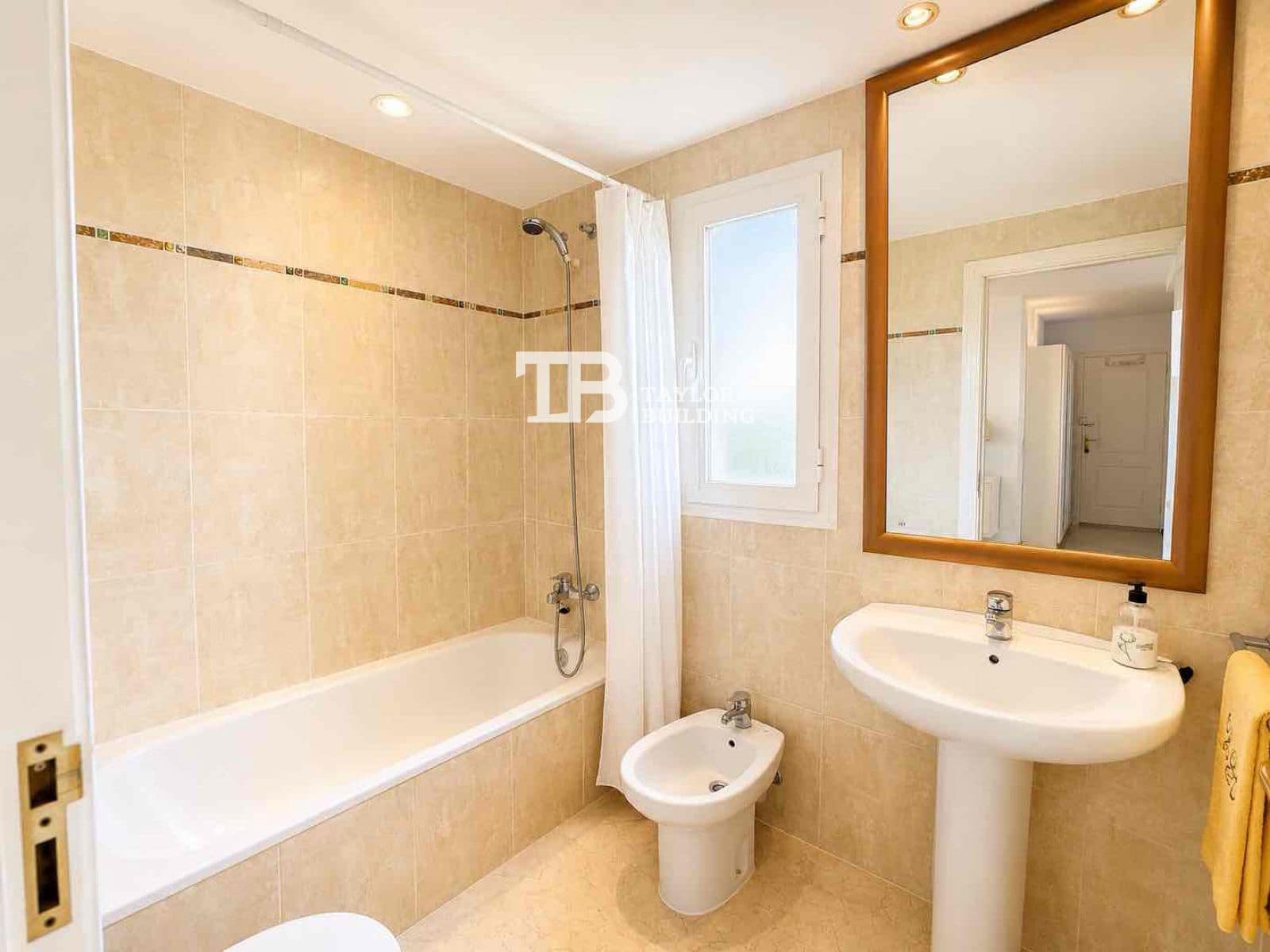 3 slaapkamer Flat te koop in Maioris Decima met zwembad garage - € 569.000 (Ref: 9900706)