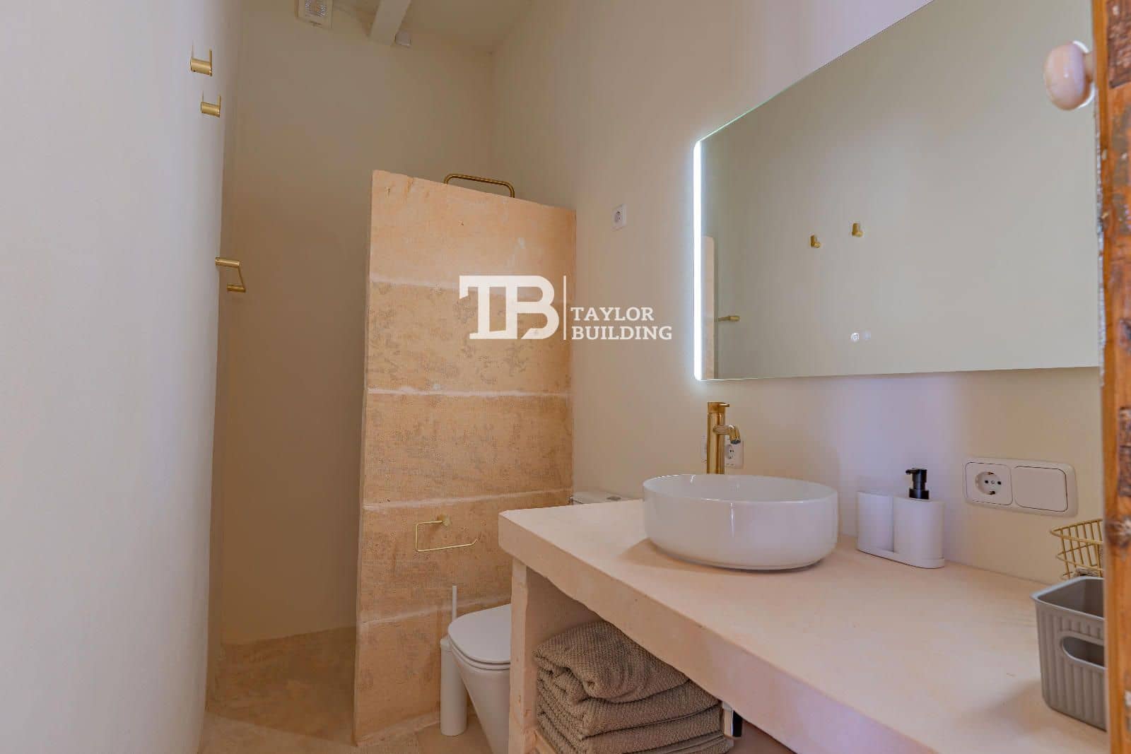 6 bedroom Villa for sale in Sencelles with pool garage - € 1,550,000 (Ref: 9925027)