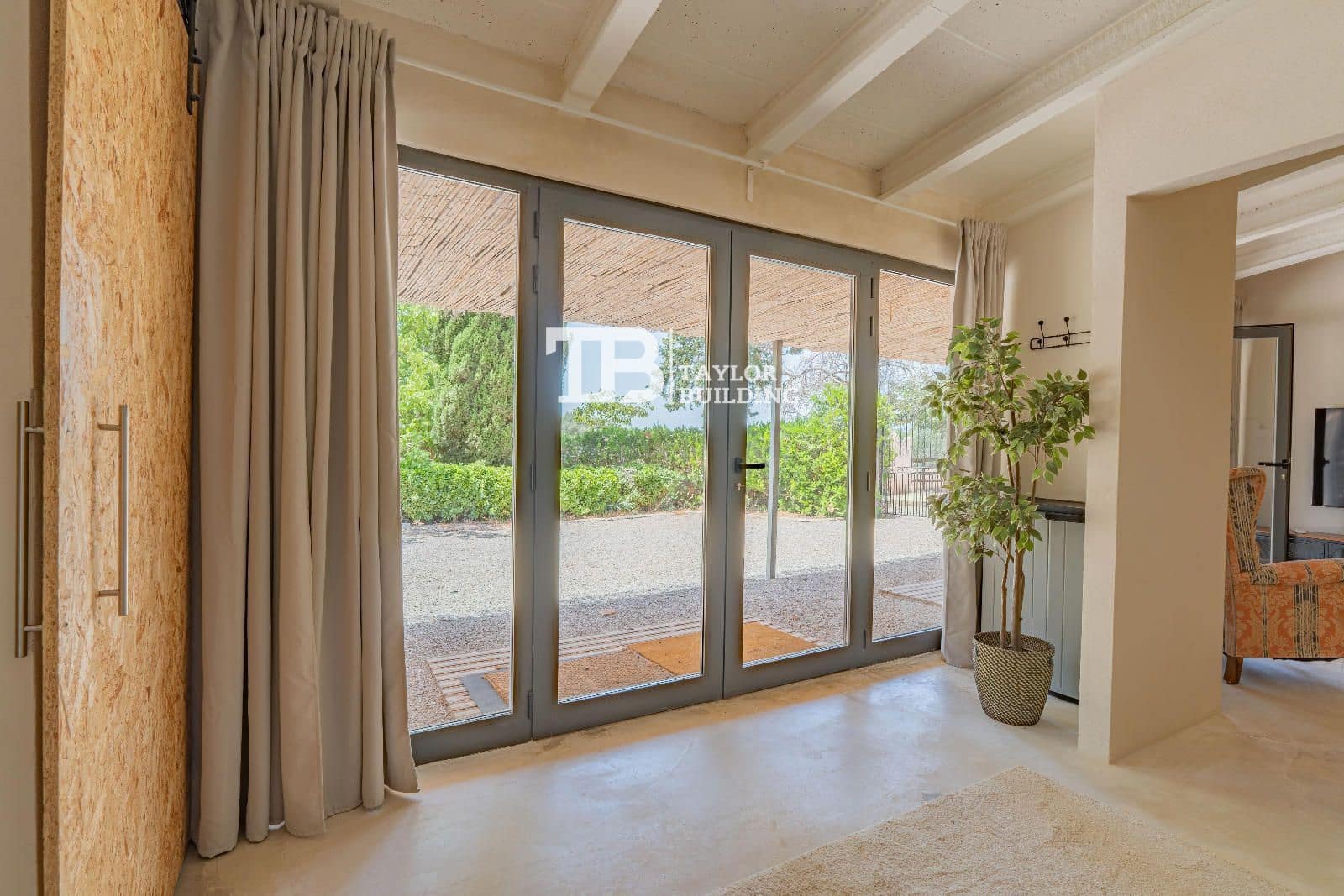 6 bedroom Villa for sale in Sencelles with pool garage - € 1,550,000 (Ref: 9925027)