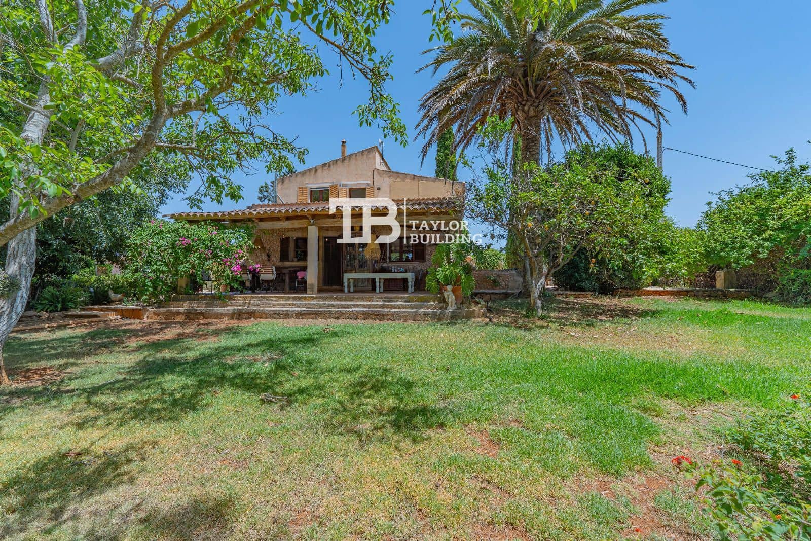 6 bedroom Villa for sale in Sencelles with pool garage - € 1,550,000 (Ref: 9925027)