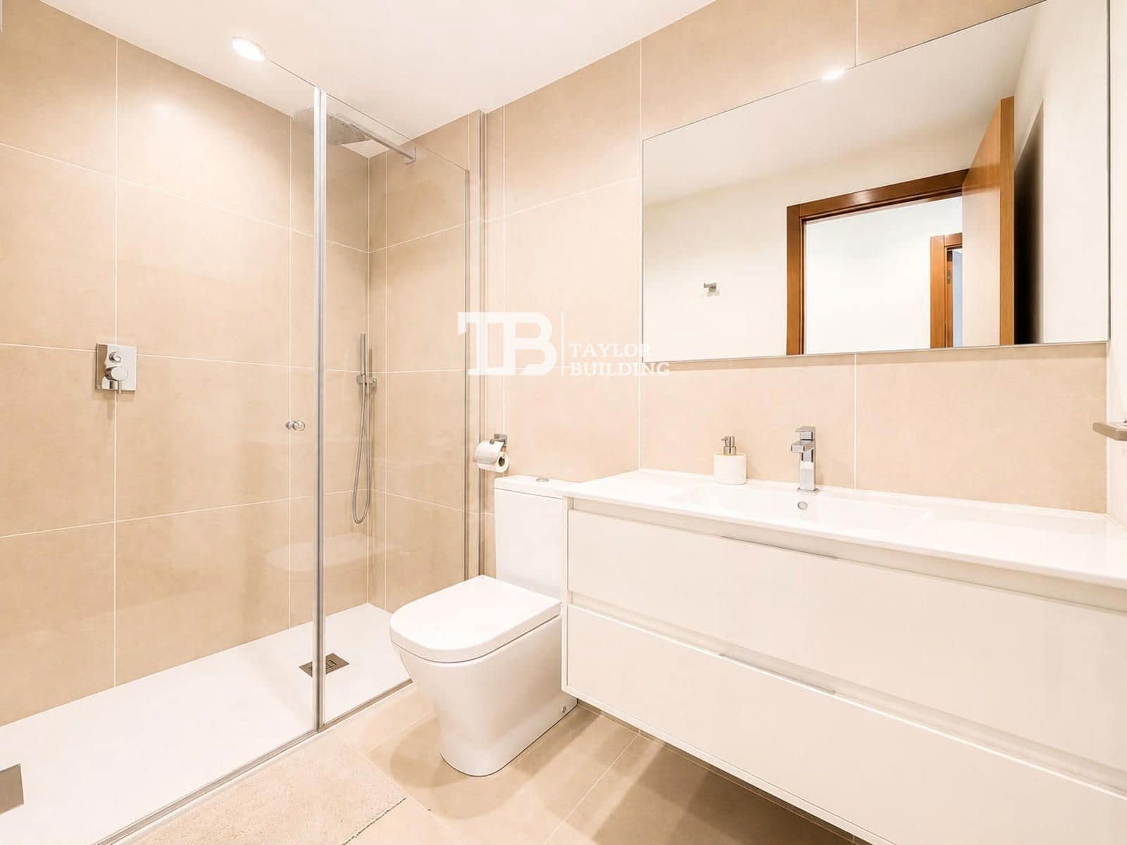 2 bedroom Flat for sale in Son Ferriol with garage - € 515,000 (Ref: 9927952)
