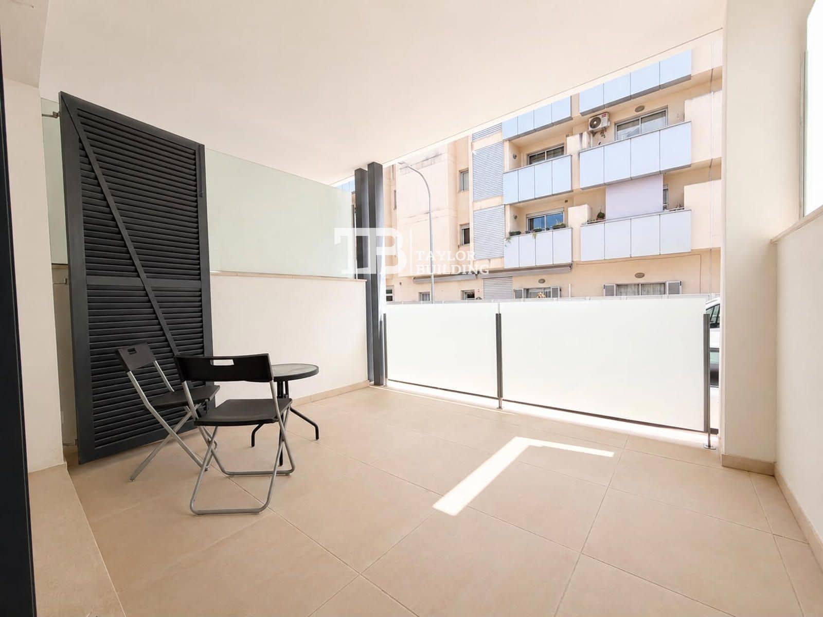 2 bedroom Flat for sale in Son Ferriol with garage - € 515,000 (Ref: 9927952)