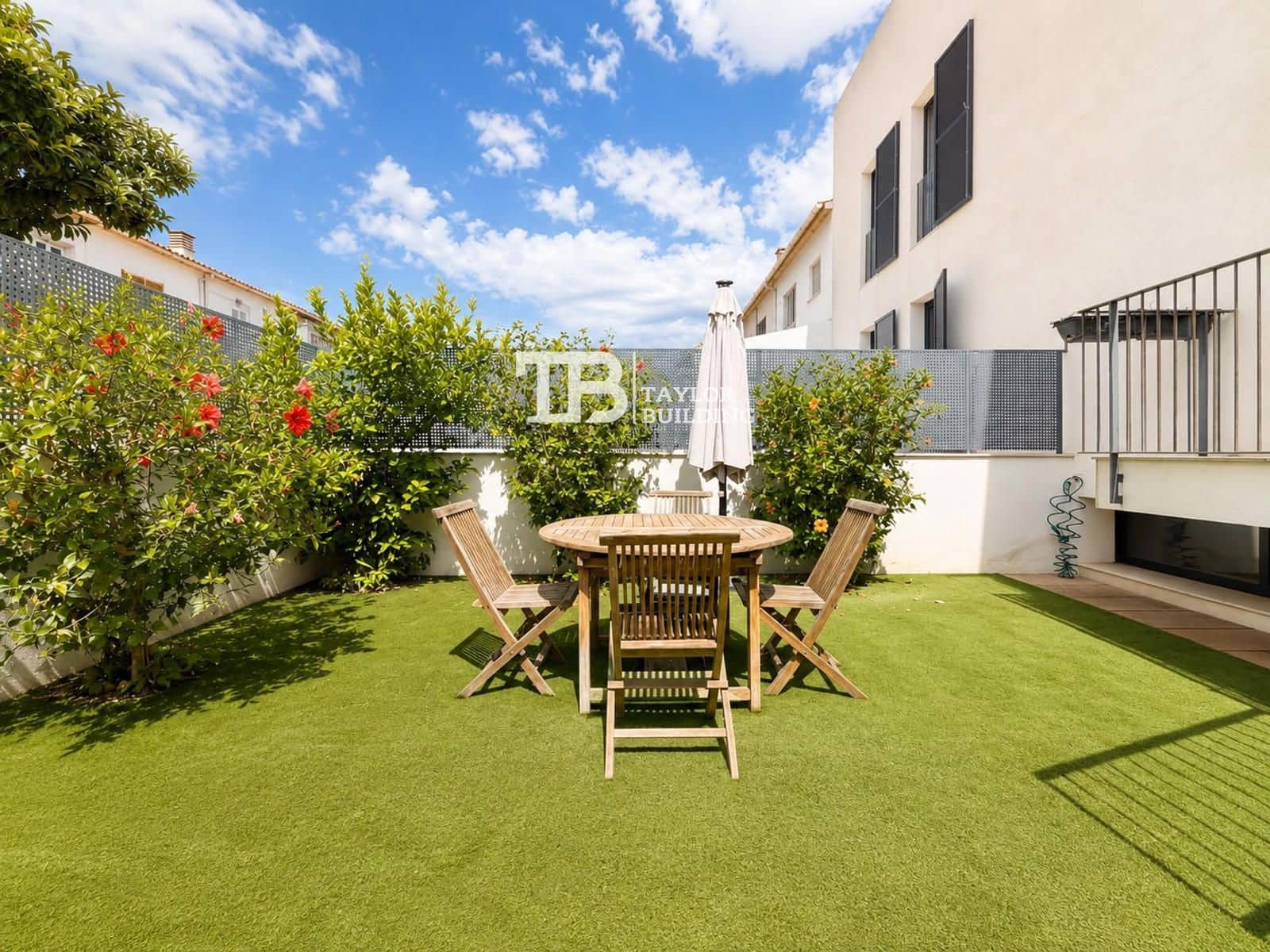 2 bedroom Flat for sale in Son Ferriol with garage - € 515,000 (Ref: 9927952)