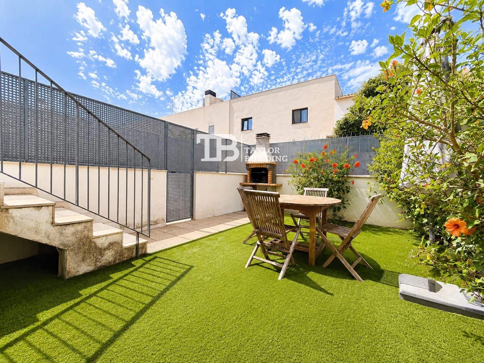 2 bedroom Flat for sale in Son Ferriol with garage - € 515,000 (Ref: 9927952)