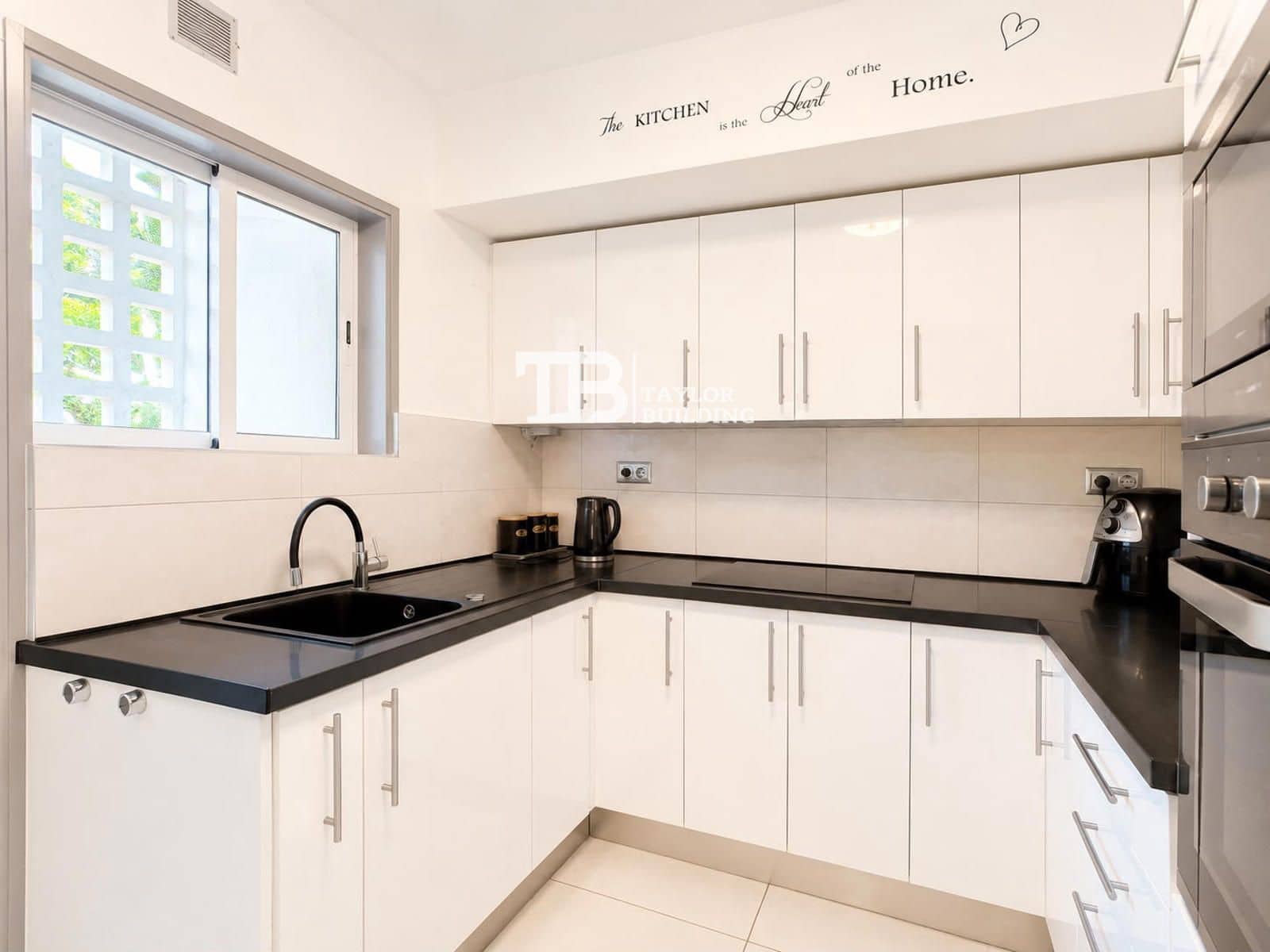 3 bedroom Flat for sale in Son Ferrer with garage - € 375,000 (Ref: 9953393)