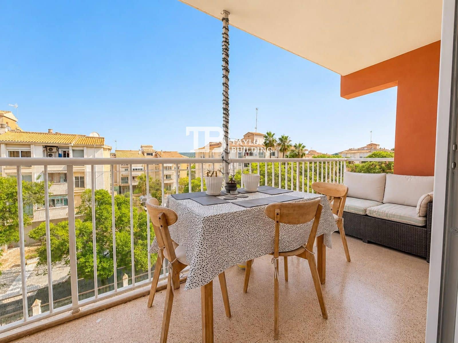 3 bedroom Flat for sale in Son Ferrer with garage - € 375,000 (Ref: 9953393)
