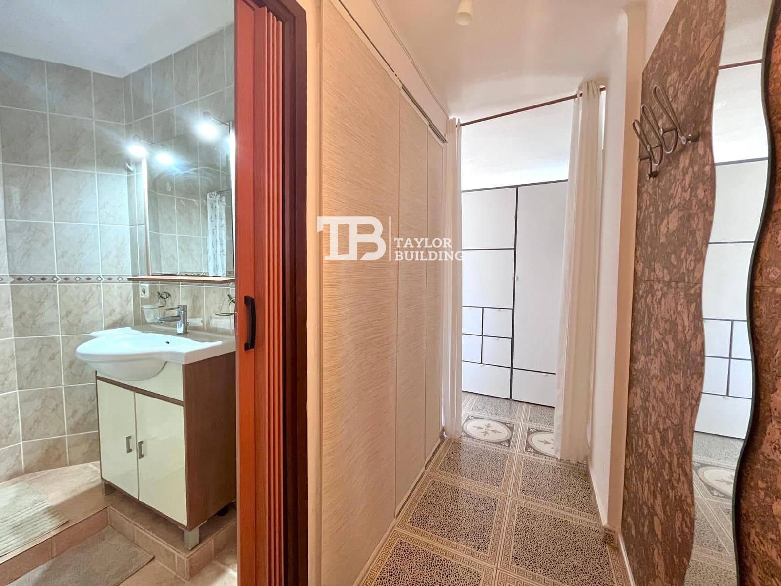 Apartamento para venda em Santa Ponsa com piscina - 250 000 € (Ref: 9973747)