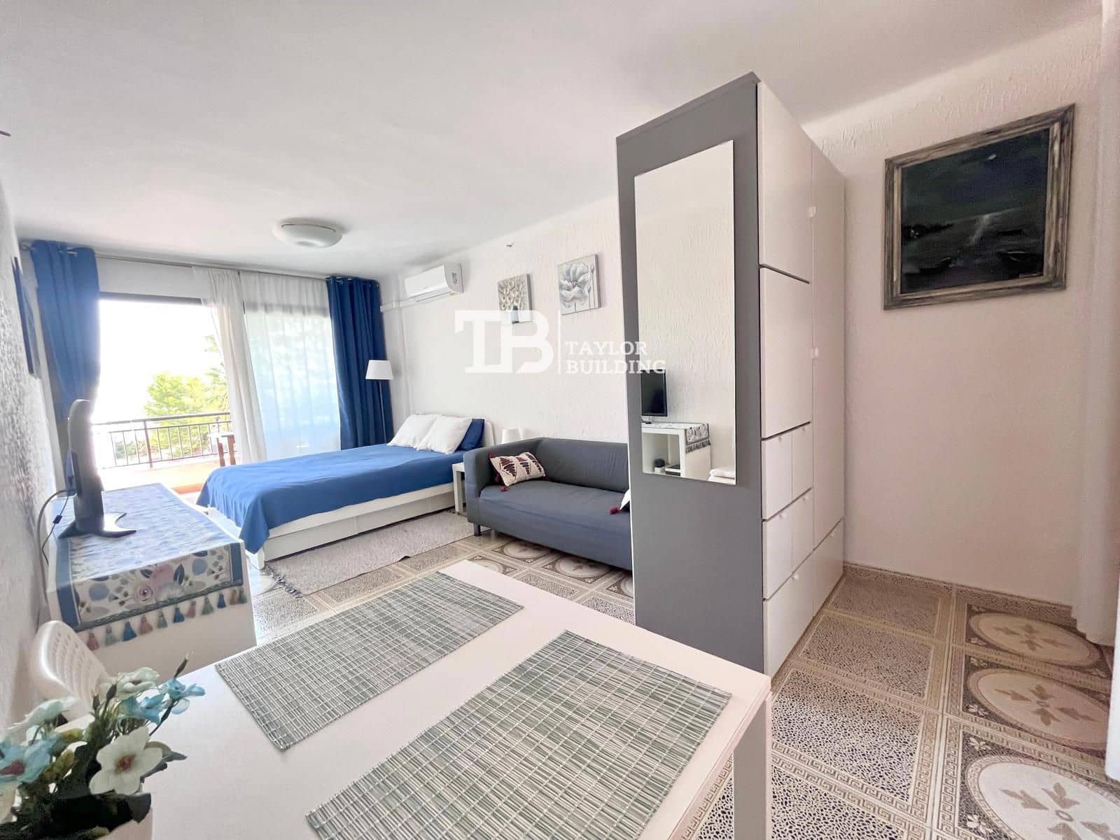 Apartamento para venda em Santa Ponsa com piscina - 250 000 € (Ref: 9973747)