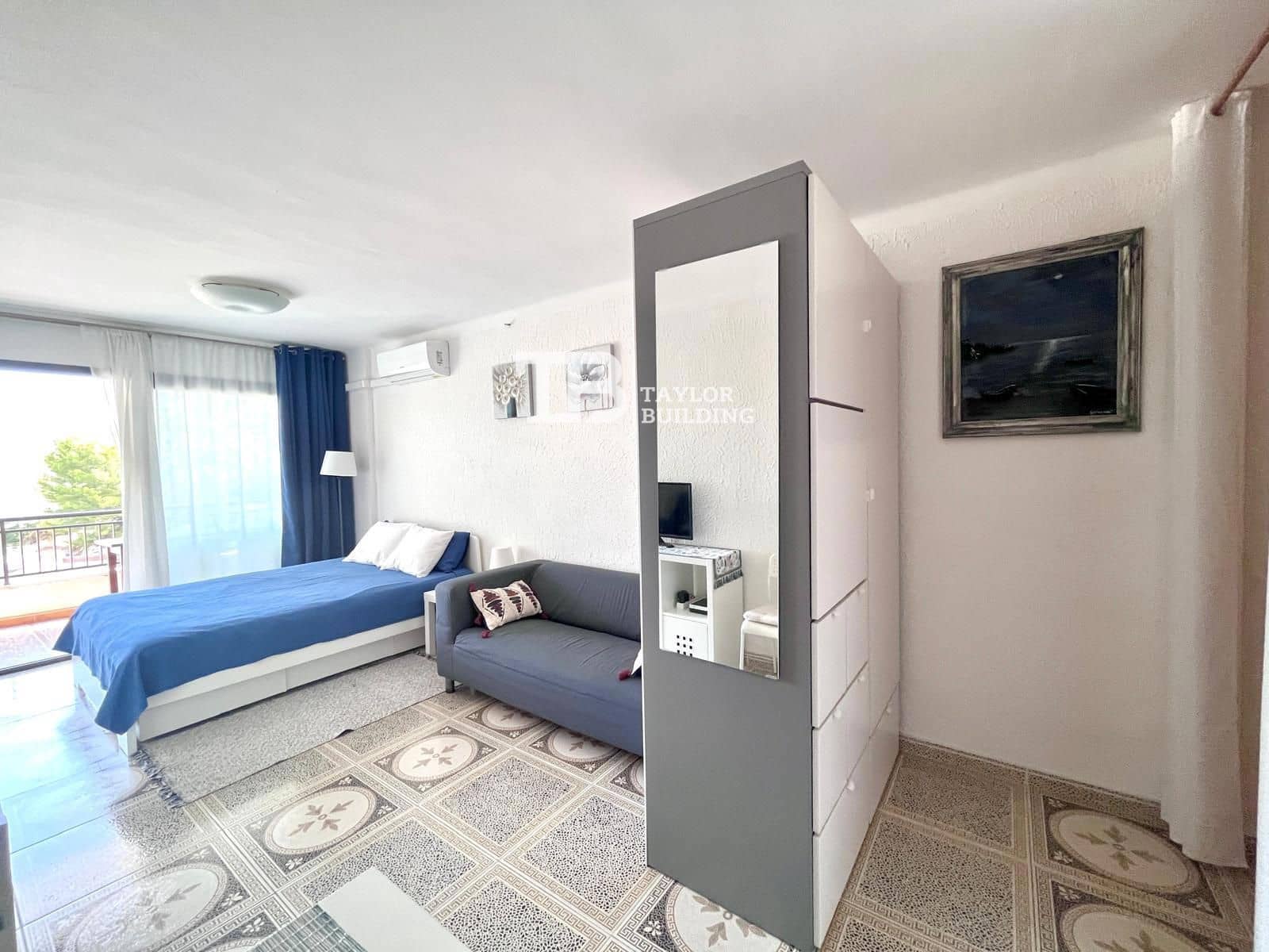Apartamento para venda em Santa Ponsa com piscina - 250 000 € (Ref: 9973747)