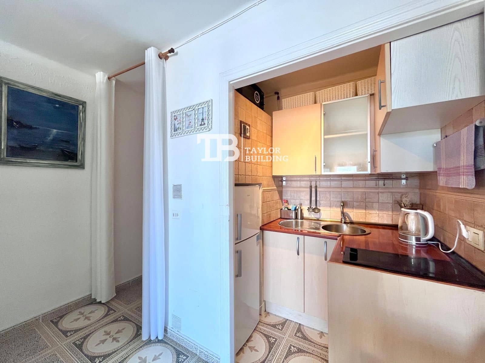 Apartamento para venda em Santa Ponsa com piscina - 250 000 € (Ref: 9973747)