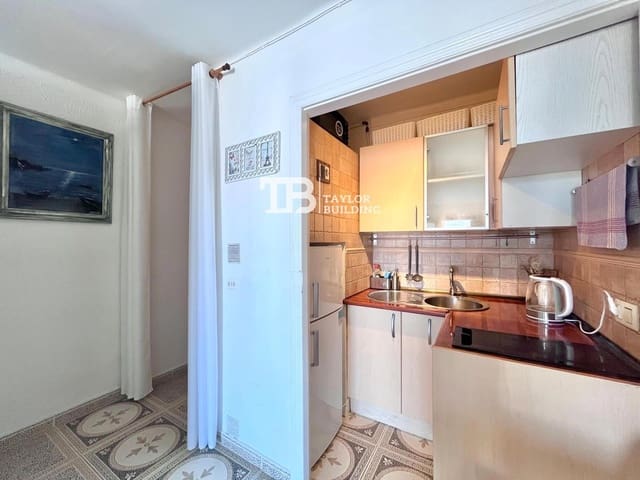 Leilighet til salgs i Santa Ponsa, Calvià med svømmebasseng - € 250 000 (Ref: 9973747)