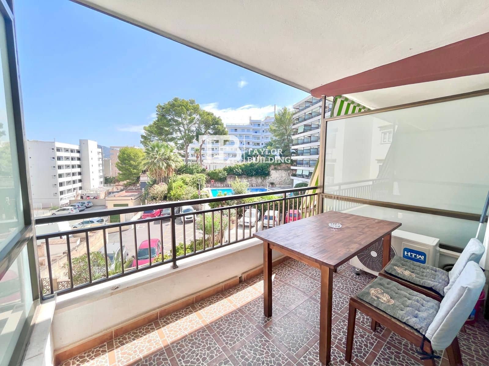 Apartamento para venda em Santa Ponsa com piscina - 250 000 € (Ref: 9973747)