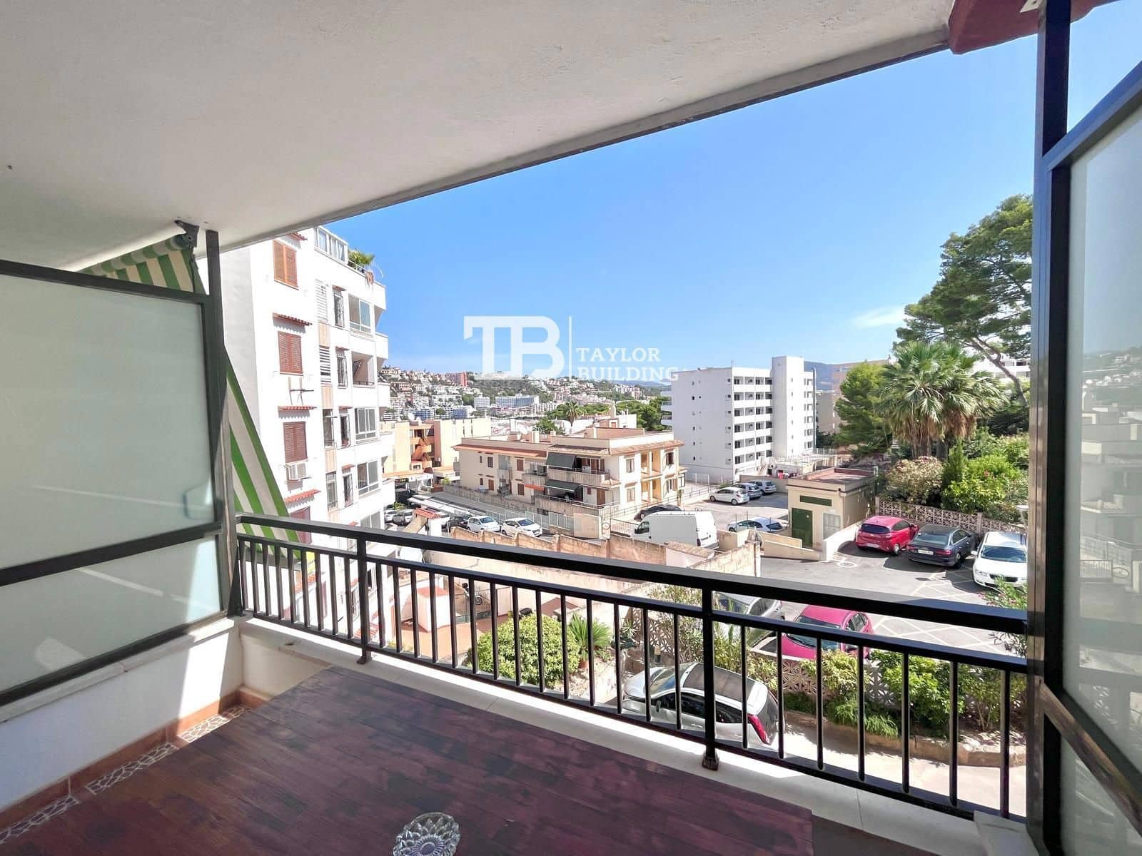 Apartamento para venda em Santa Ponsa com piscina - 250 000 € (Ref: 9973747)