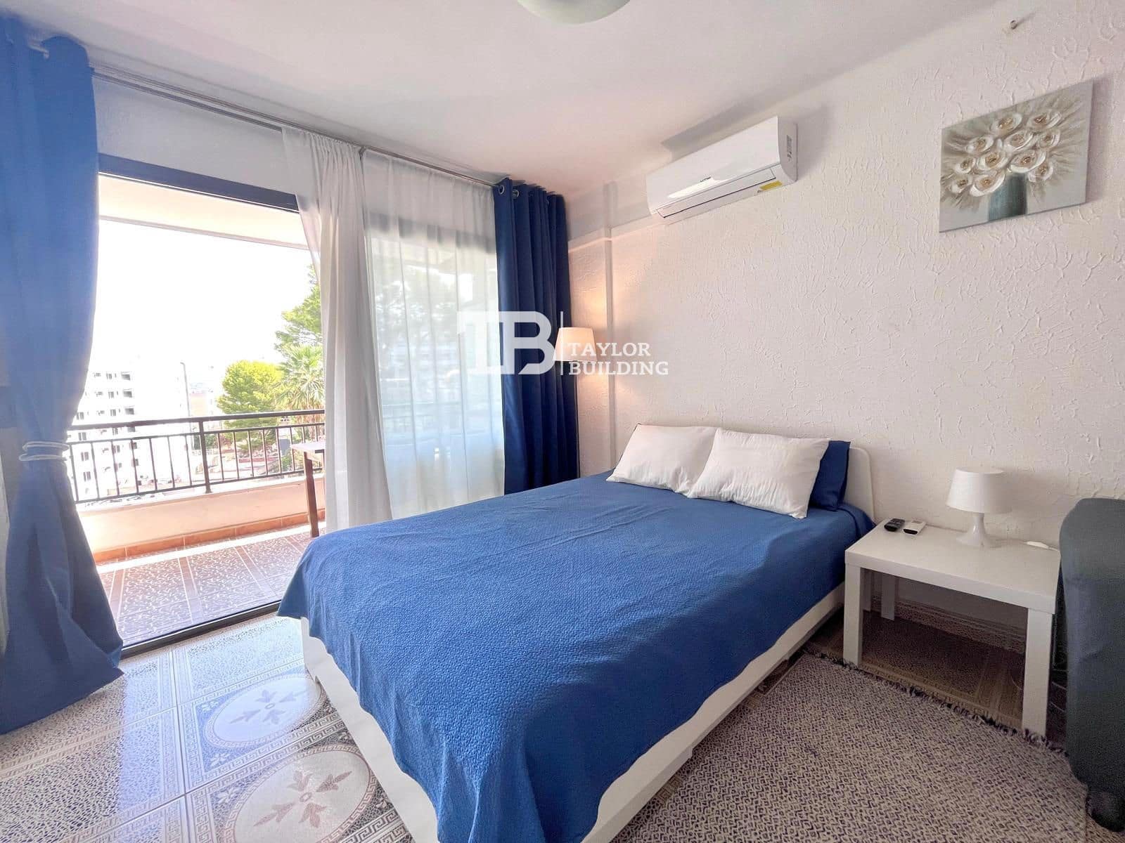 Apartamento para venda em Santa Ponsa com piscina - 250 000 € (Ref: 9973747)